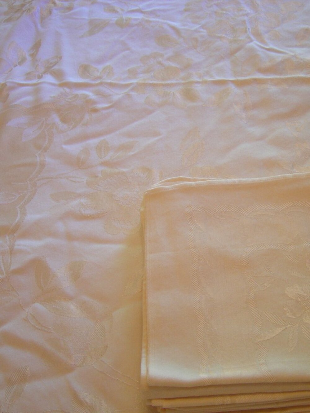 Ivory Simtex damask tablecloth & 8 napkins-84"x62"-made in USA